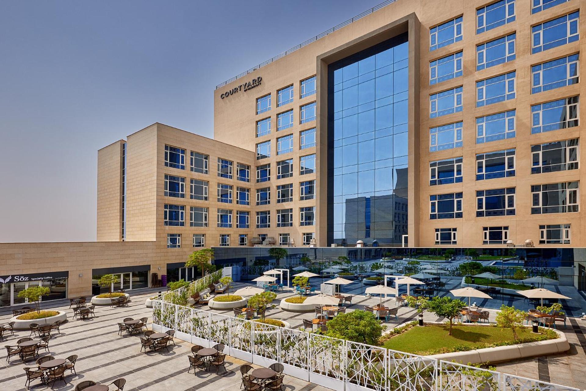 Courtyard By Marriott Hotel