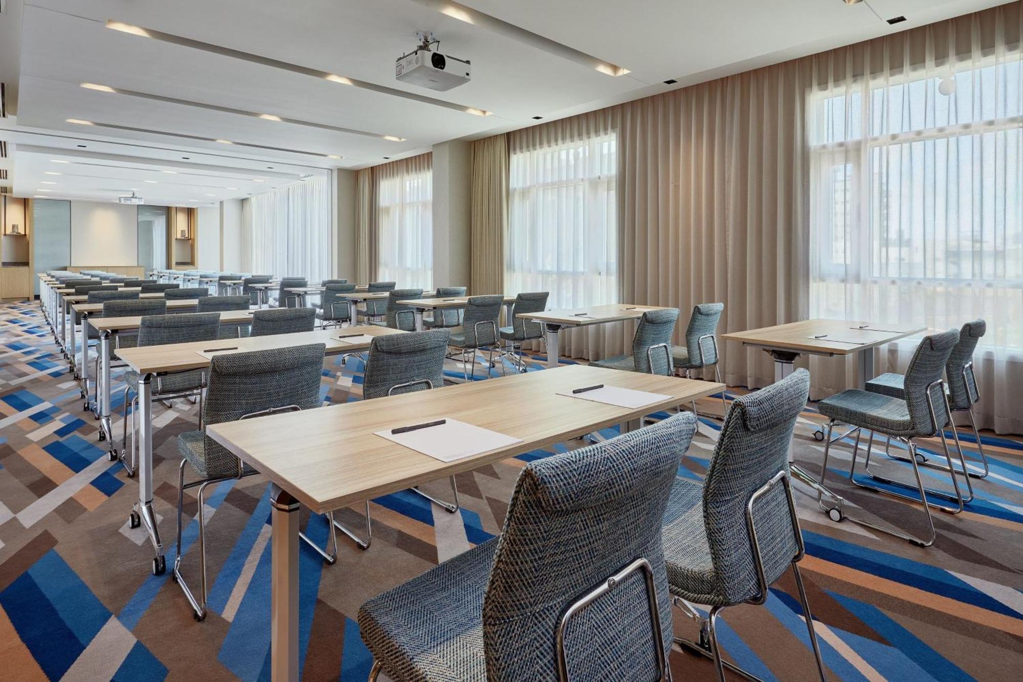 Courtyard By Marriott Hotel